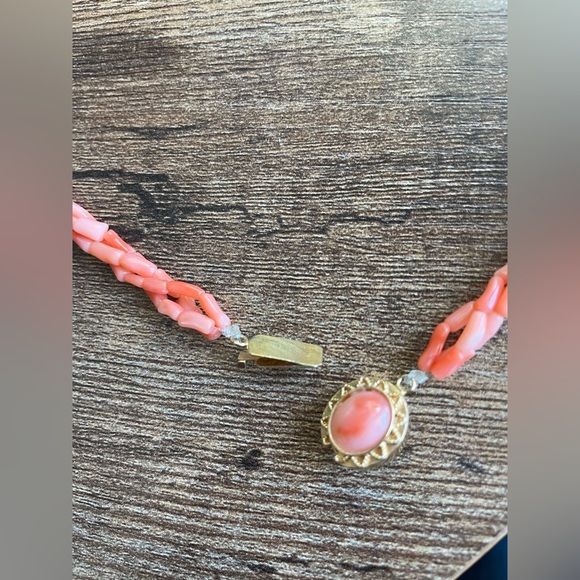 Vintage 23” long necklace, triple twisted strands of angel skin coral beads. - Picture 6 of 8